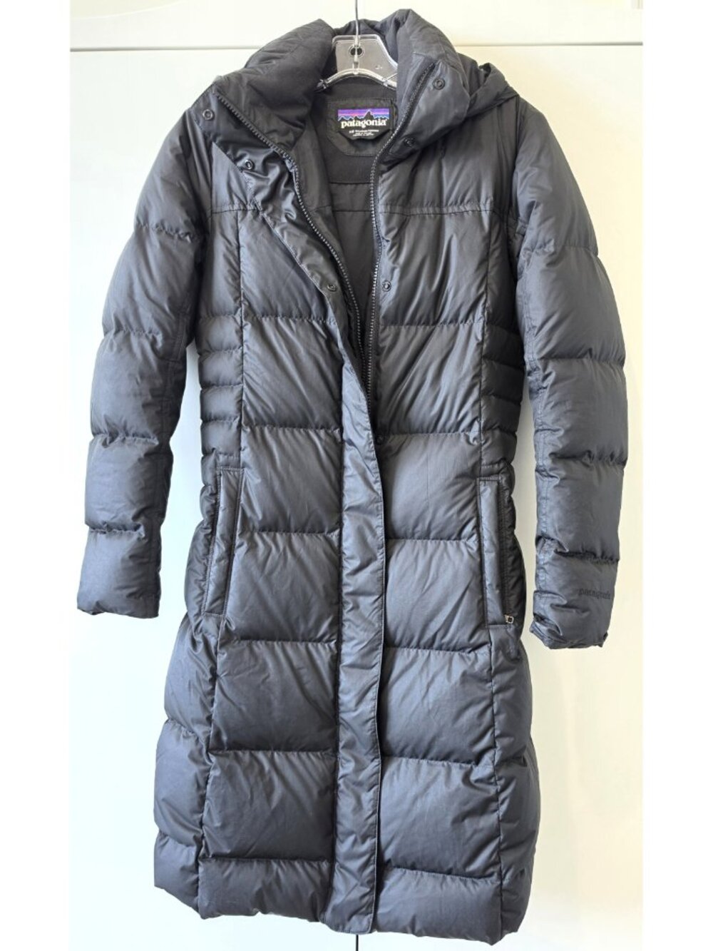 Patagonia Women's XS Black Down Puffer Parka Long Coat Detachable Hood 28439
